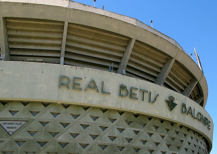 Assister à un match de football au stade Benito Villamarín