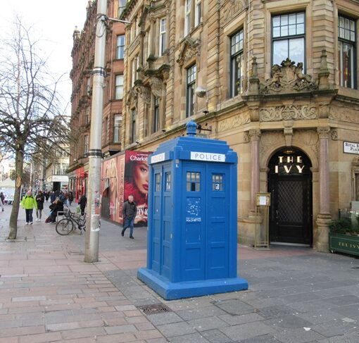 une cabine téléphonique à glasgow